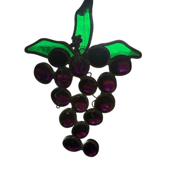 Vintage Stained Glass Red Grapes Suncatcher Window Decor 5.5"x4" - Picture 2 of 4